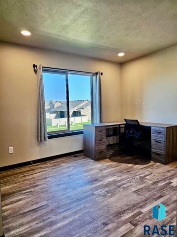 7717 S Townsley Ave Avenue 4, Sioux Falls, SD 57108