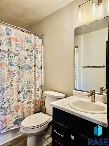 7717 S Townsley Ave Avenue 4, Sioux Falls, SD 57108