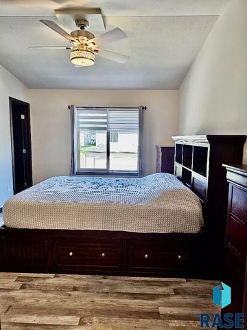 7717 S Townsley Ave Avenue 4, Sioux Falls, SD 57108