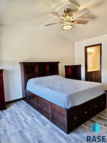 7717 S Townsley Ave Avenue 4, Sioux Falls, SD 57108