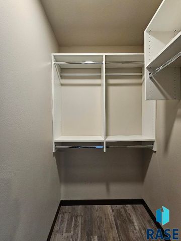 7717 S Townsley Ave Avenue 4, Sioux Falls, SD 57108