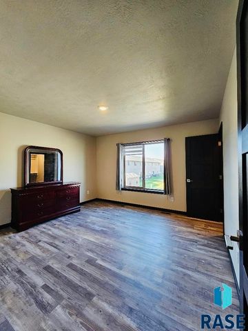 7717 S Townsley Ave Avenue 4, Sioux Falls, SD 57108