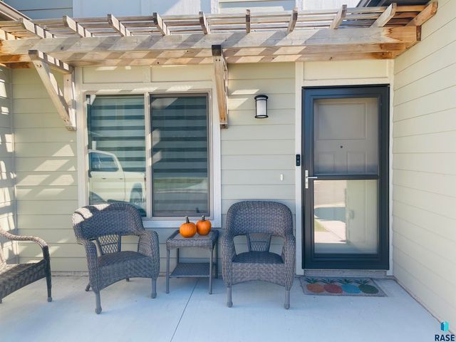 7717 S Townsley Ave Avenue 4, Sioux Falls, SD 57108