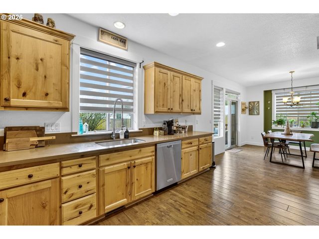 8615 Se 55TH Ave, Portland, OR 97206