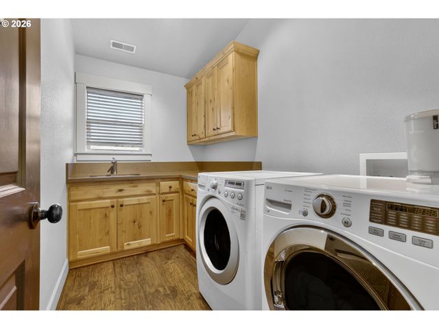 8615 Se 55TH Ave, Portland, OR 97206