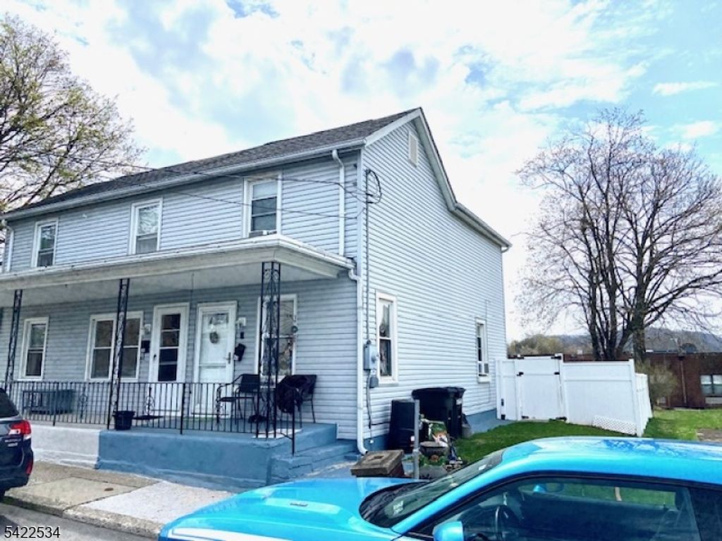 842 Mill St, Phillipsburg Town, NJ 08865