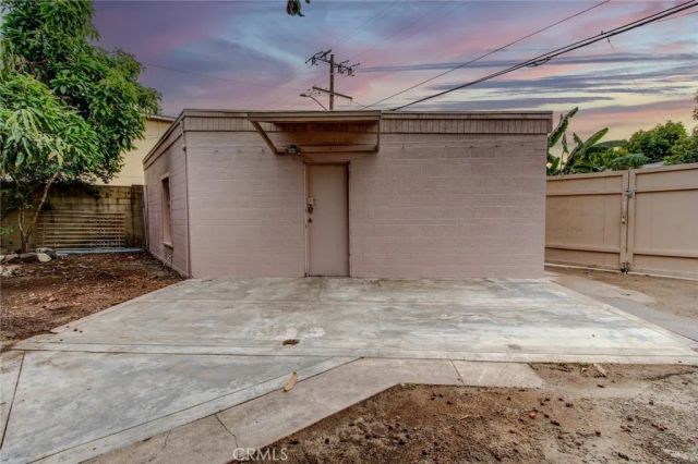 306 S Birch, Santa Ana, CA 92701