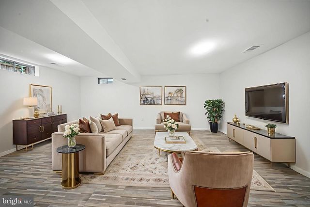 4362 VARNUM PL NE, Washington, DC 20017