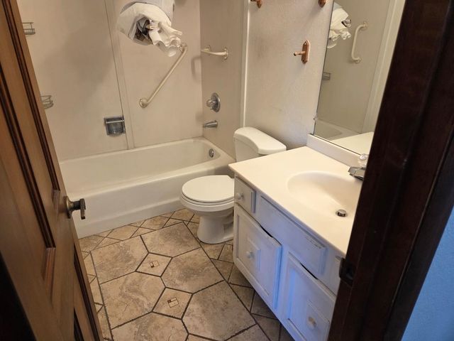 1045 Lakeside Drive, Grand Junction, CO 81506