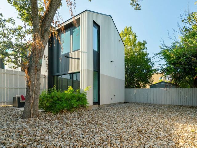 7505 Wynne LN 2, Austin, TX 78745
