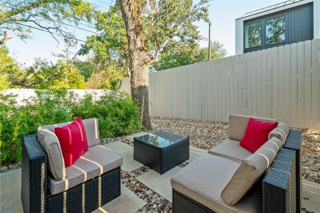 7505 Wynne LN 2, Austin, TX 78745