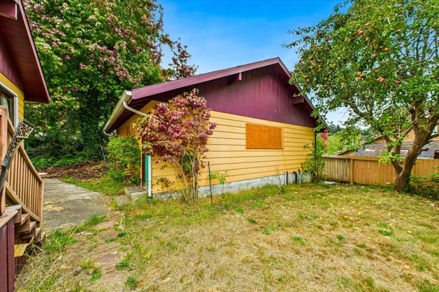 1776 Golf Course Road, Bayside South, CA 95524