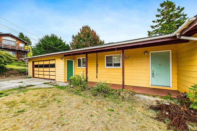 1776 Golf Course Road, Bayside South, CA 95524