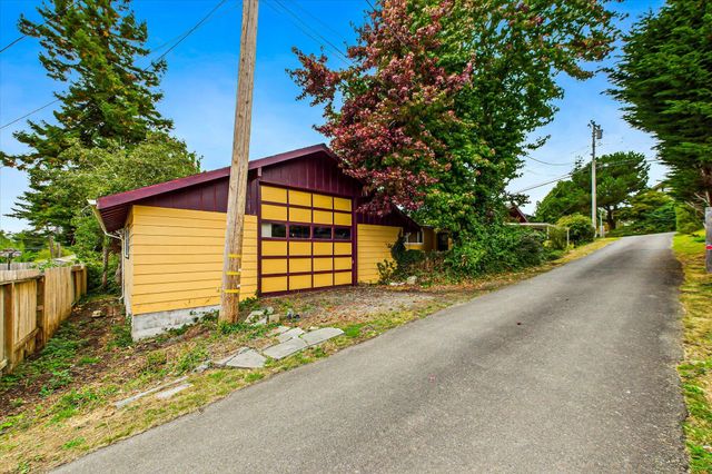 1776 Golf Course Road, Bayside South, CA 95524