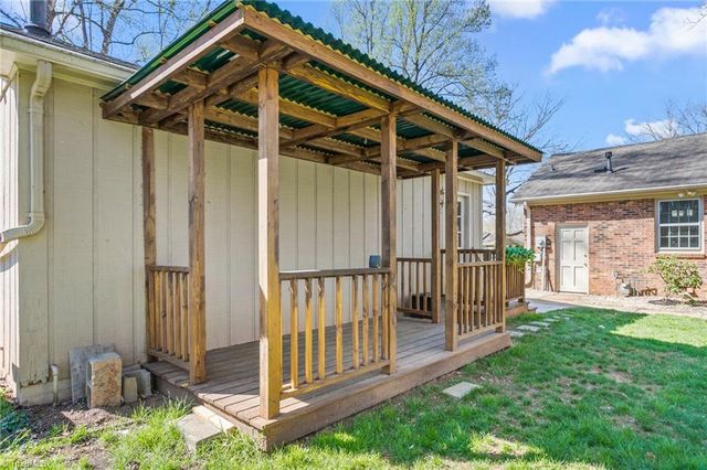 1104 Lamp Post Lane, Greensboro, NC 27410