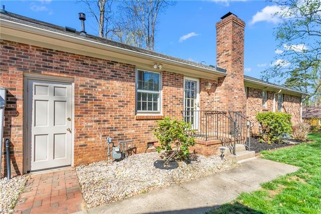 1104 Lamp Post Lane, Greensboro, NC 27410