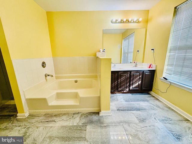 44 HEATHER CT, Monmouth Junction, NJ 08852