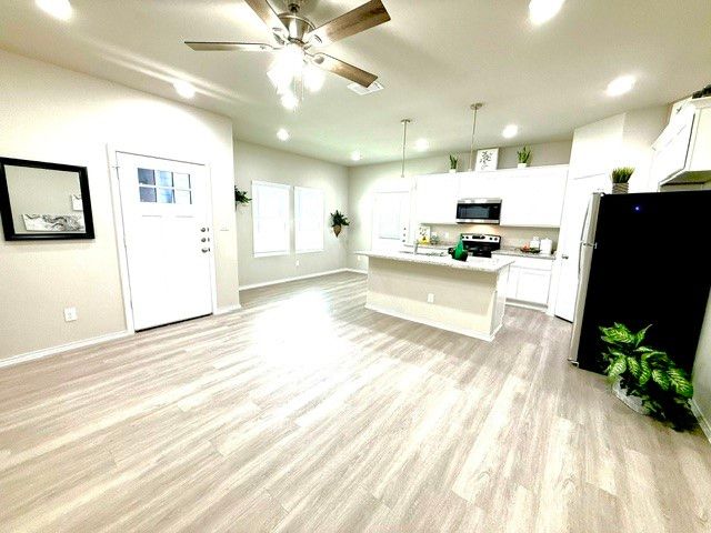 3501 Renfro 417, Burleson, TX 76028
