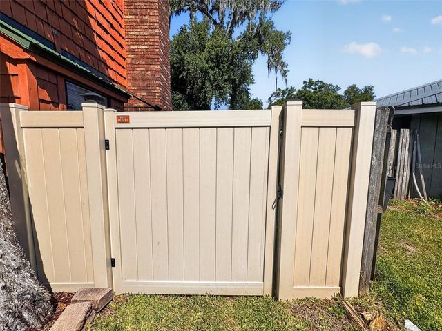 1604 TEAKWOOD DRIVE, Plant City, FL 33563