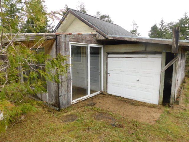 1990 WILLOW St, Florence, OR 97439