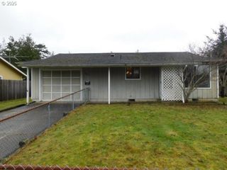 1990 WILLOW St, Florence, OR 97439