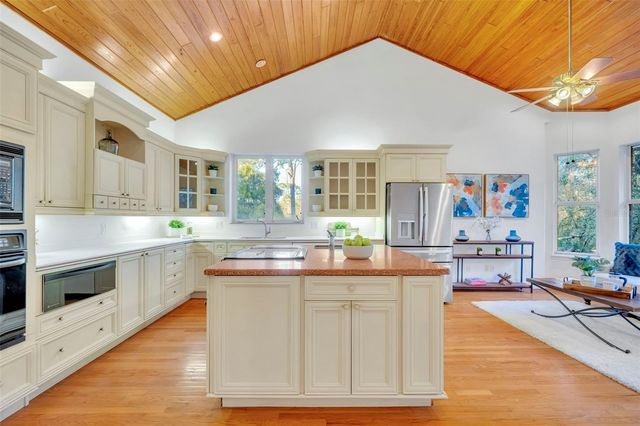 641 PINE HILL BOULEVARD, Geneva, FL 32732