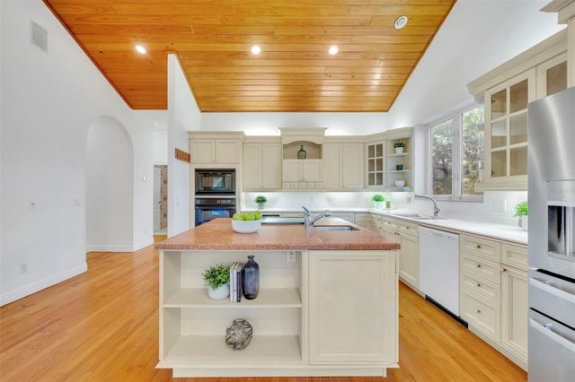 641 PINE HILL BOULEVARD, Geneva, FL 32732