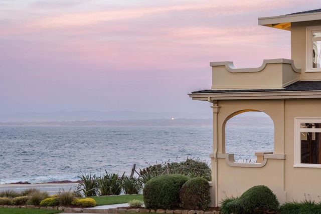 1051 Ocean View Boulevard, Pacific Grove, CA 93950