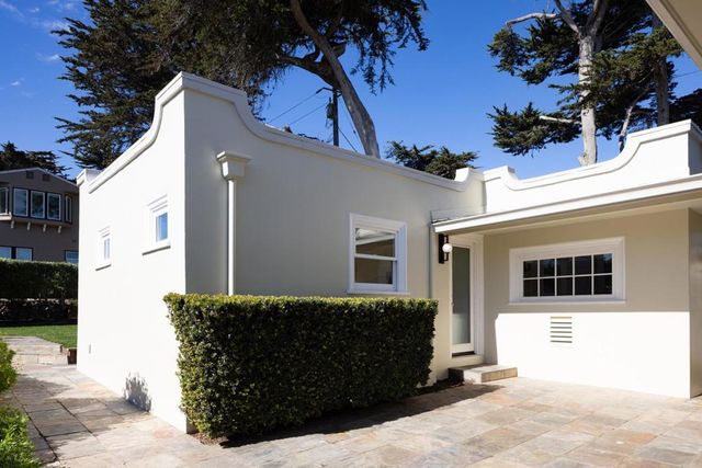 1051 Ocean View Boulevard, Pacific Grove, CA 93950