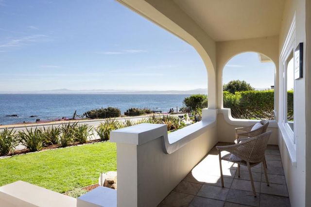 1051 Ocean View Boulevard, Pacific Grove, CA 93950