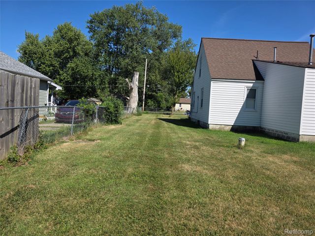 1198 Brabbs Street, Burton, MI 48509