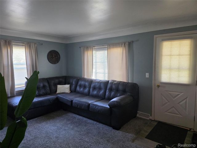 1198 Brabbs Street, Burton, MI 48509
