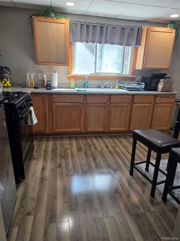1198 Brabbs Street, Burton, MI 48509