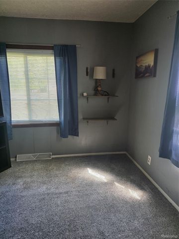 1198 Brabbs Street, Burton, MI 48509