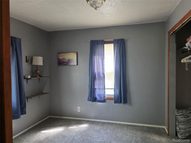 1198 Brabbs Street, Burton, MI 48509