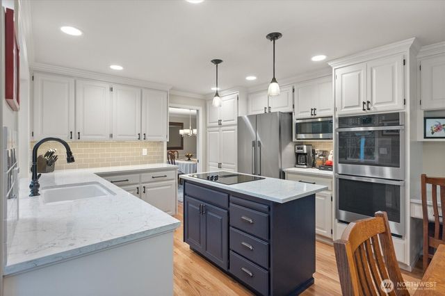 6807 214th Avenue NE, Redmond, WA 98053