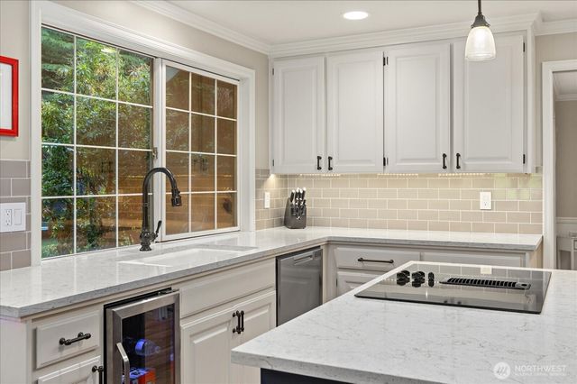 6807 214th Avenue NE, Redmond, WA 98053