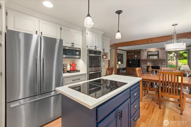 6807 214th Avenue NE, Redmond, WA 98053