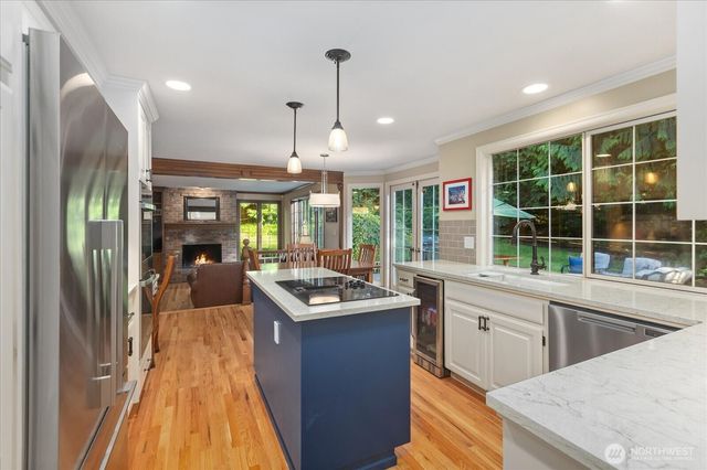 6807 214th Avenue NE, Redmond, WA 98053