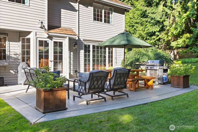 6807 214th Avenue NE, Redmond, WA 98053