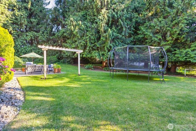 6807 214th Avenue NE, Redmond, WA 98053