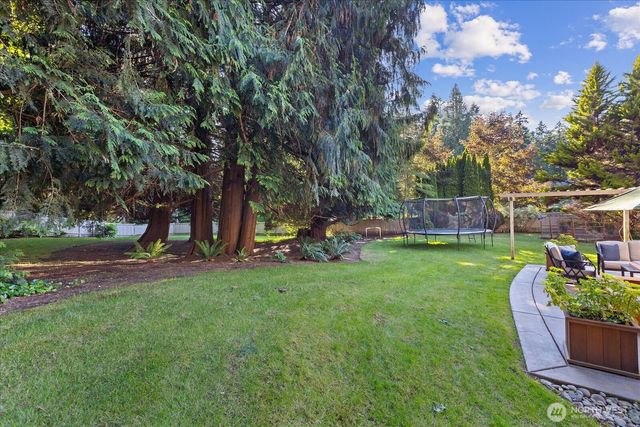 6807 214th Avenue NE, Redmond, WA 98053