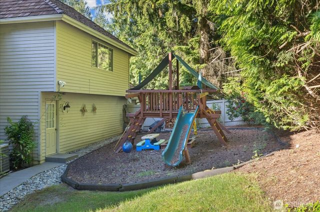 6807 214th Avenue NE, Redmond, WA 98053