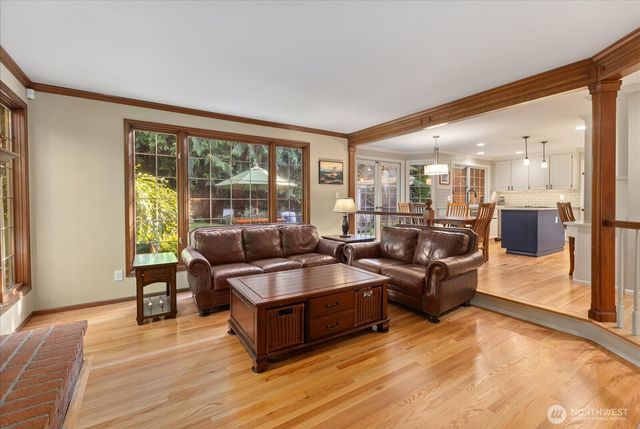 6807 214th Avenue NE, Redmond, WA 98053