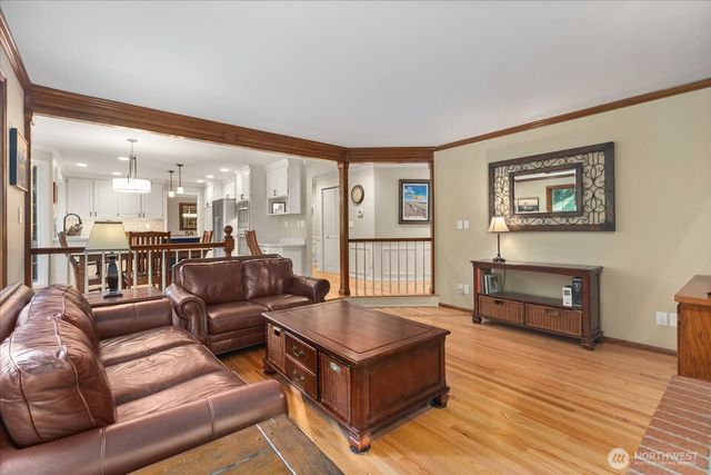 6807 214th Avenue NE, Redmond, WA 98053