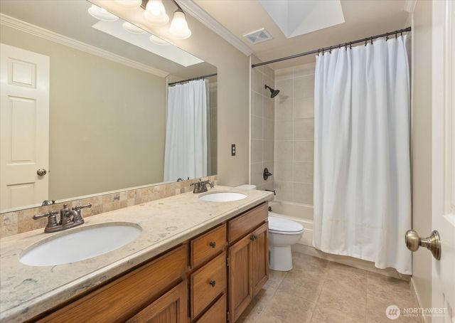 6807 214th Avenue NE, Redmond, WA 98053
