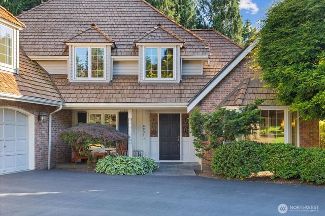 6807 214th Avenue NE, Redmond, WA 98053