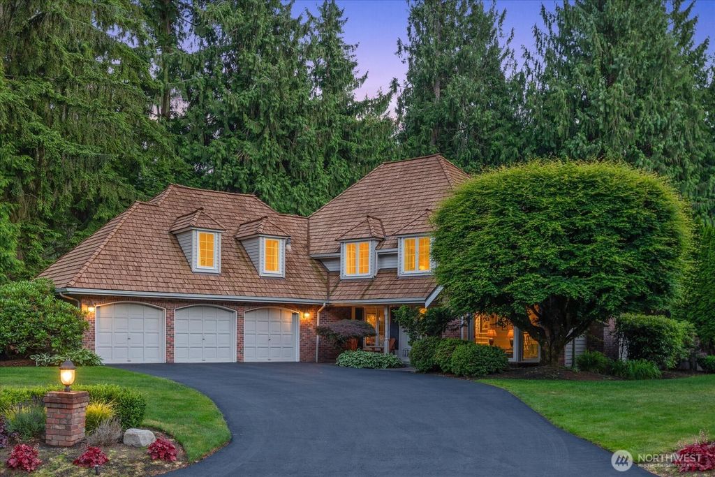 6807 214th Avenue NE, Redmond, WA 98053