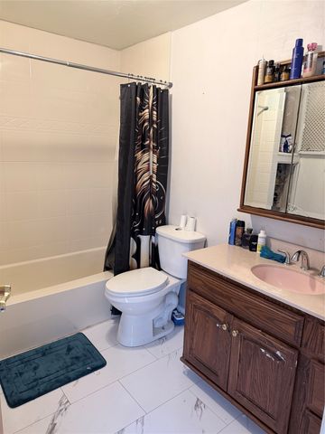 1044 W 8TH Street, Erie, PA 16502