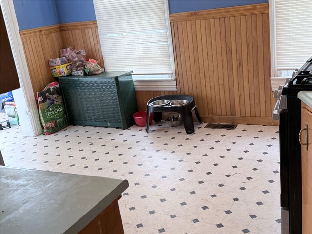 1044 W 8TH Street, Erie, PA 16502